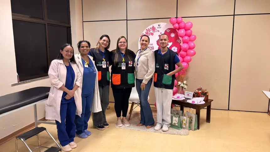 Dinâmica de integração realizada com as mães durante a programação especial promovida pelo HGT