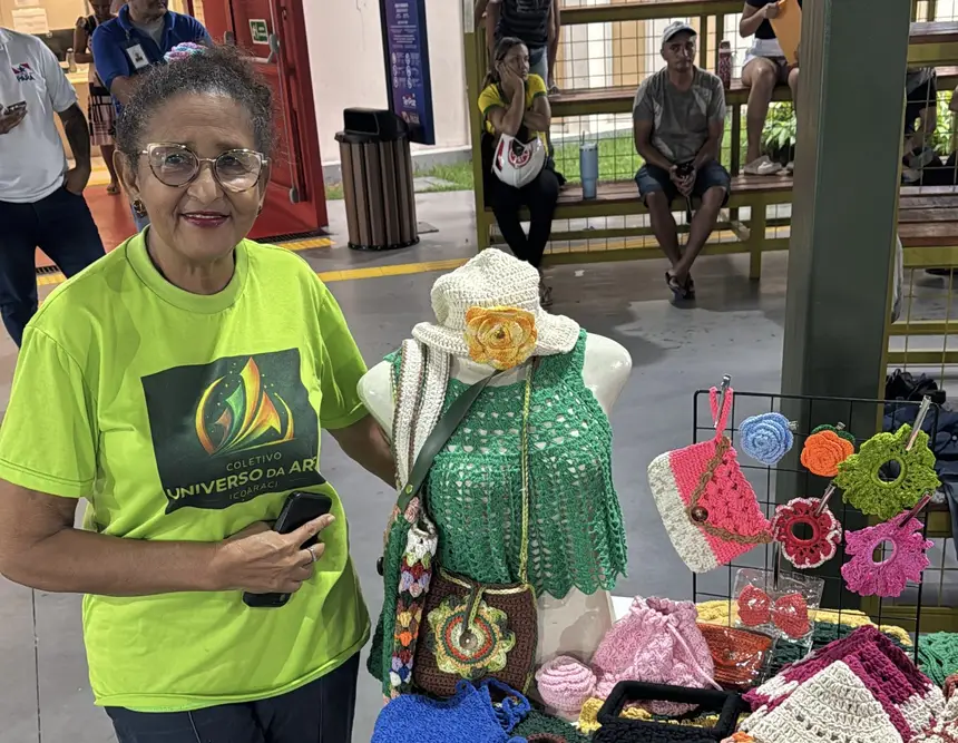 Dona Antônia, 70 anos, levou suas peças em crochê para a Feira das Mães Empreendedoras na UsiPaz Icoaraci/Outeiro.