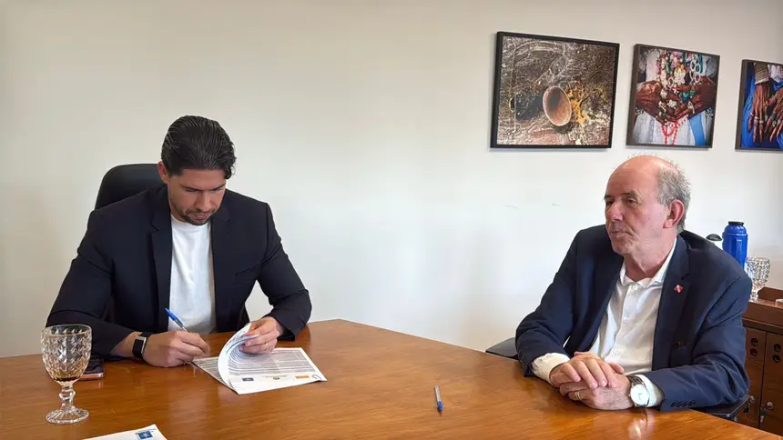 assinatura da ata de conclusão dos trabalhos do convênio entre FCP e Sefa.