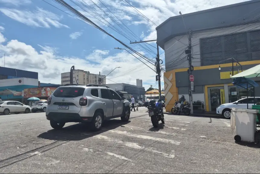 Viatura da Artran no bairro de São Brás para coibir o transporte clandestino de passageiros