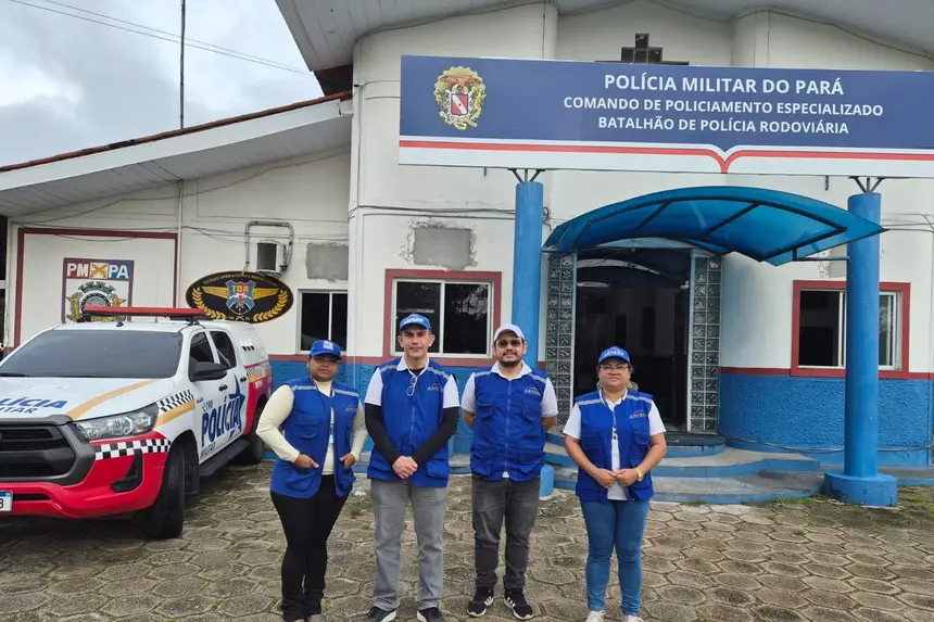 Equipe de controladores no KM 7 da Alça Viária, no posto da PRE