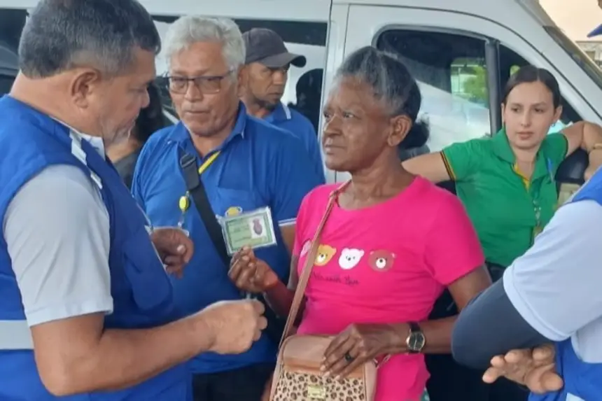 Passageira Maria do Socorro: “Quando a gente vê fiscalização na estrada, se sente com mais confiança“