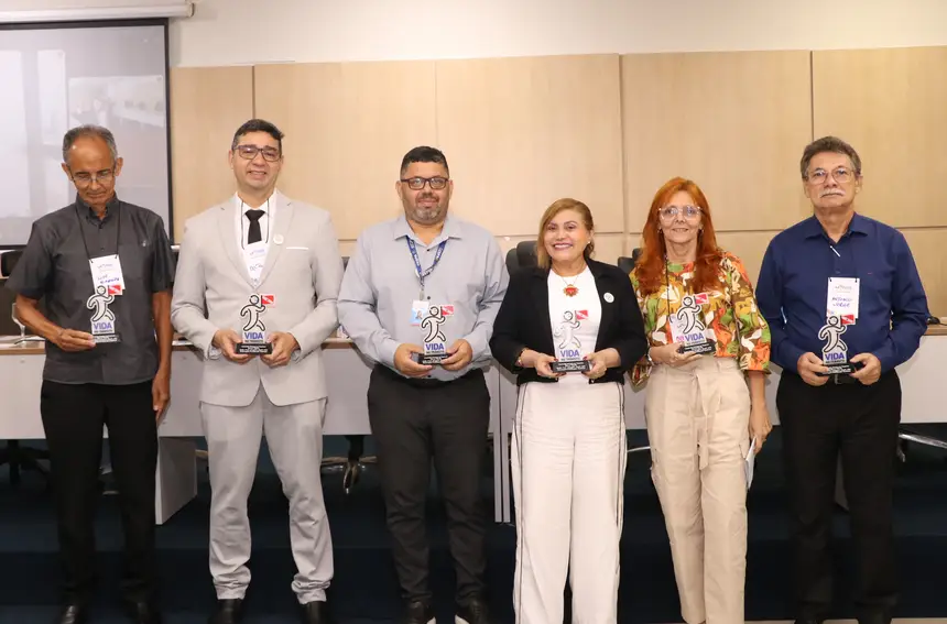 Integrantes da mesa de abertura do I Seminário Estadual do Programa Vida no Trânsito