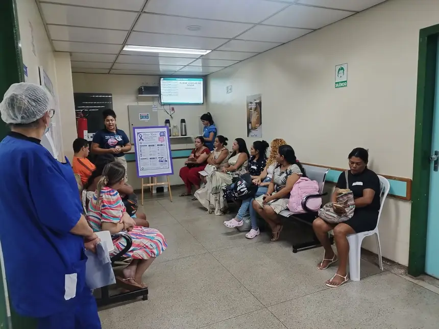 A ação transformou os espaços de espera em momentos de acolhimento, orientação e incentivo ao cuidado com a saúde intestinal
