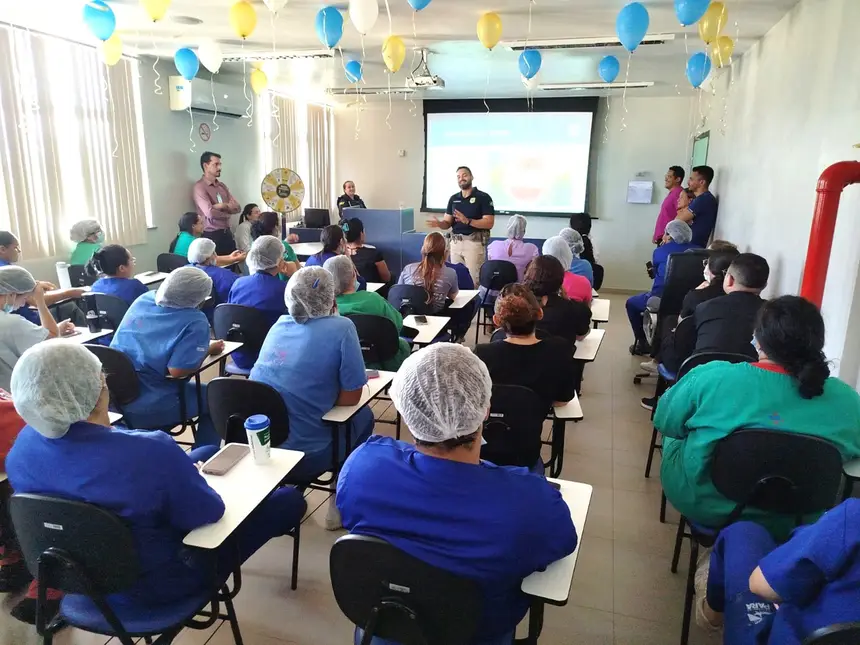 Foto: Ascom/HRSP Usuários e colaboradores prestigiaram as orientações educativas recebidas pela programação do Maio Amarelo