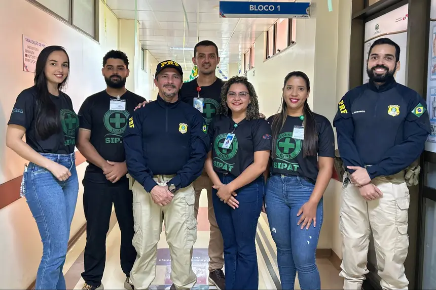 Integrantes da Sipat do HRPT com agentes da Polícia Rodoviária