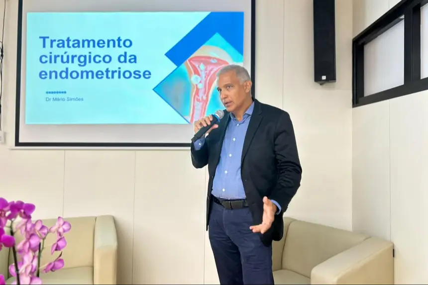 O médico ginecologista e cirurgião Mario Simões trouxe o cenário no tratamento da endometriose