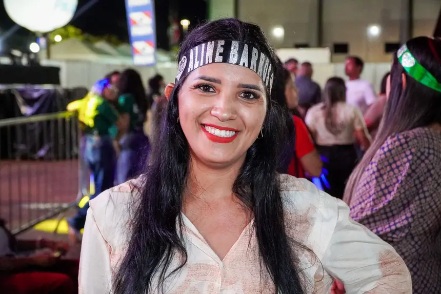 Taisa Medeiros - auxiliar de serviços gerais - 33 anos 