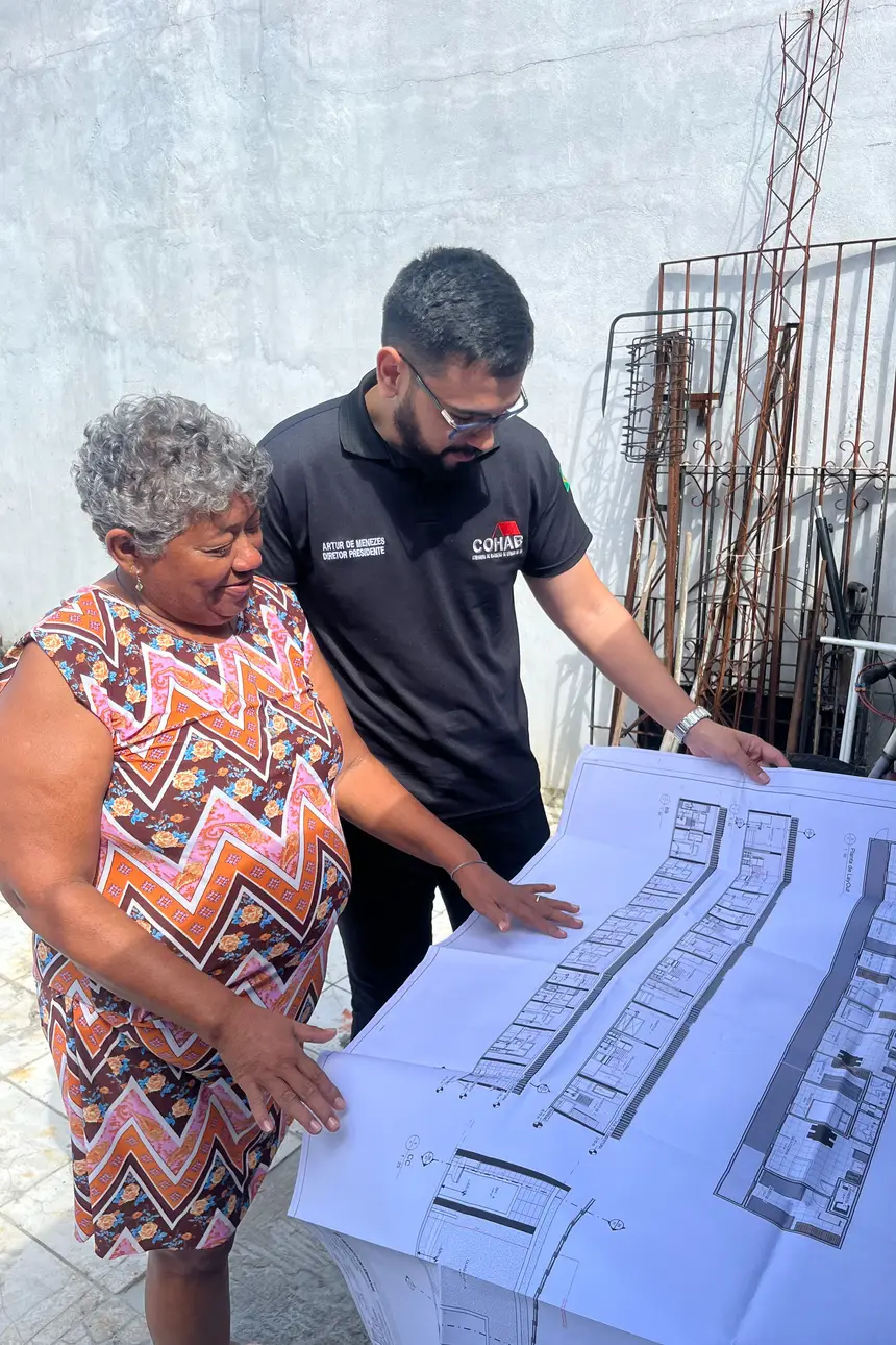 Diretor-presidente da Arthur Menezes , diretor-presidente da Cohab detalhando como o benefício deve ser utilizado 