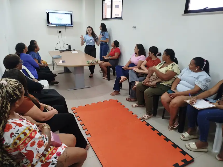 Famílias participam de orientações em grupo promovidas pelo serviço de psicologia do Natea Carajás em Marabá
