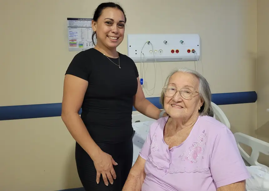 Foto: Divulgação Paciente Maria Delfina, 83 anos, e a filha Walquíria aprovaram a iniciativa do PSRM e da UFPA