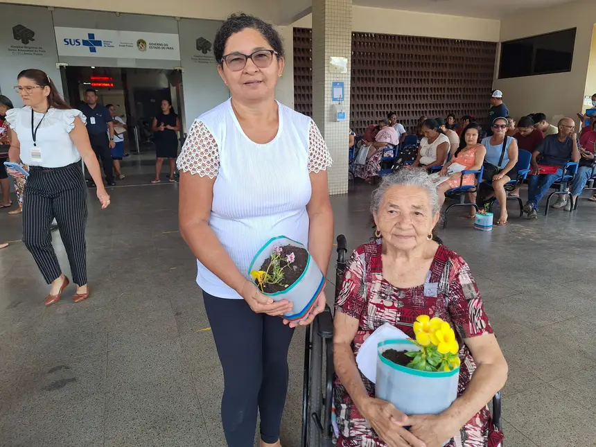 Paciente, Alexandrina de Oliveira, e a filha Rosinete ressaltaram a importância da sustentabilidade no Hospital Regional