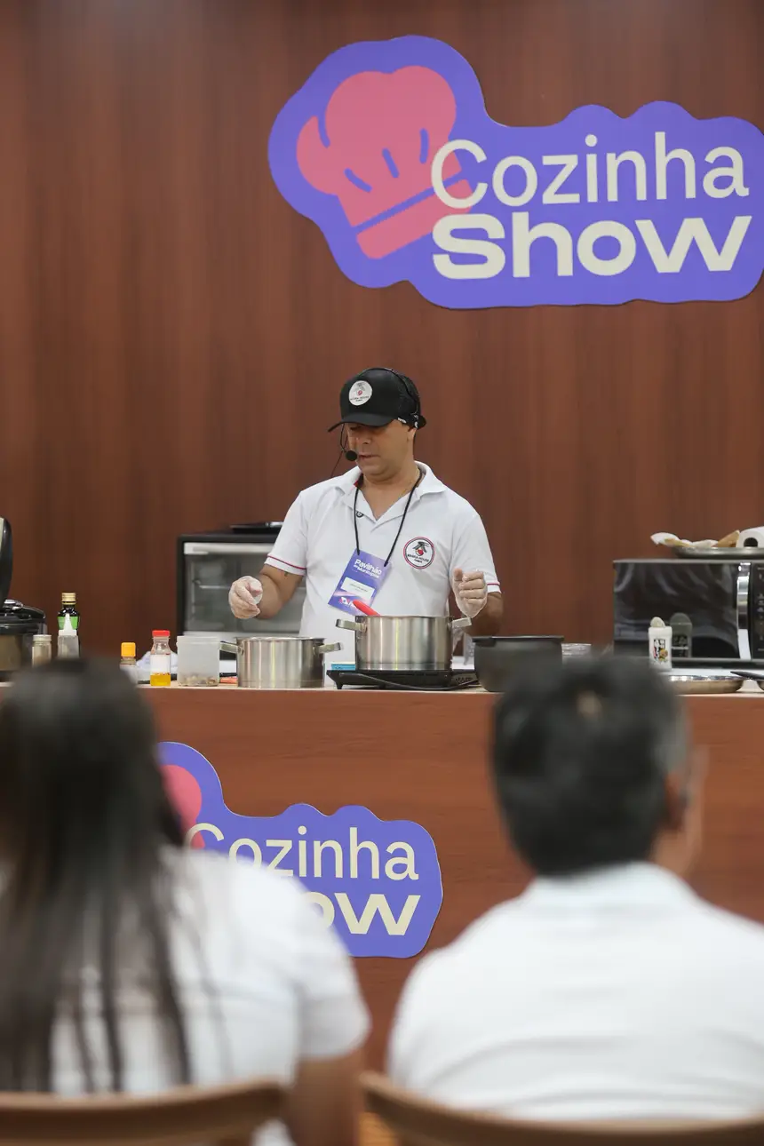 Jonathan Nihira (chef de cozinha) <div class='credito_fotos'>Foto: Bruno Cecim / Ag. Pará &nbsp;&nbsp;|&nbsp;&nbsp; <a href='/midias/2026/originais/20260613190536-GF00027311-F00528828.jpg' download><i class='fa-solid fa-download'></i> Download</a></div>