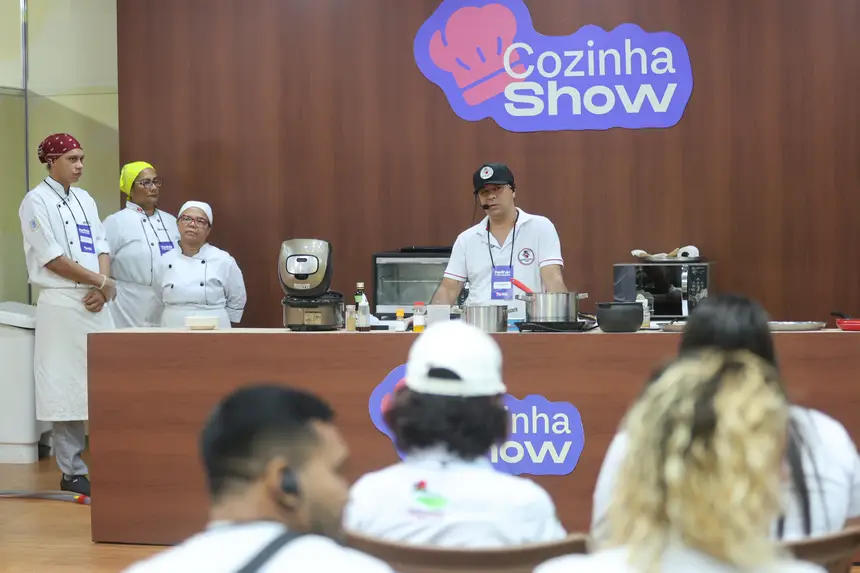 Jonathan Nihira (chef de cozinha) <div class='credito_fotos'>Foto: Bruno Cecim / Ag. Pará &nbsp;&nbsp;|&nbsp;&nbsp; <a href='/midias/2026/originais/20260613190538-GF00027311-F00528829.jpg' download><i class='fa-solid fa-download'></i> Download</a></div>
