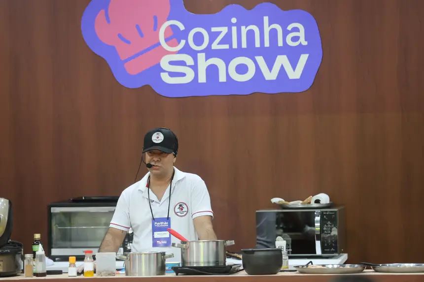 Jonathan Nihira (chef de cozinha) <div class='credito_fotos'>Foto: Bruno Cecim / Ag. Pará &nbsp;&nbsp;|&nbsp;&nbsp; <a href='/midias/2026/originais/20260613190540-GF00027311-F00528830.jpg' download><i class='fa-solid fa-download'></i> Download</a></div>