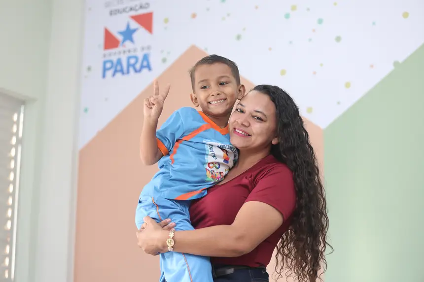 Foto: Bruno Cruz / Ag. Pará Maria Souza, mãe do pequeno Jaaziel, conferiu as novas instalações e celebrou a chegada de um ambiente seguro para o desenvolvimento do filho