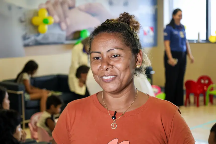Deizilene Teixeira, mãe de paciente