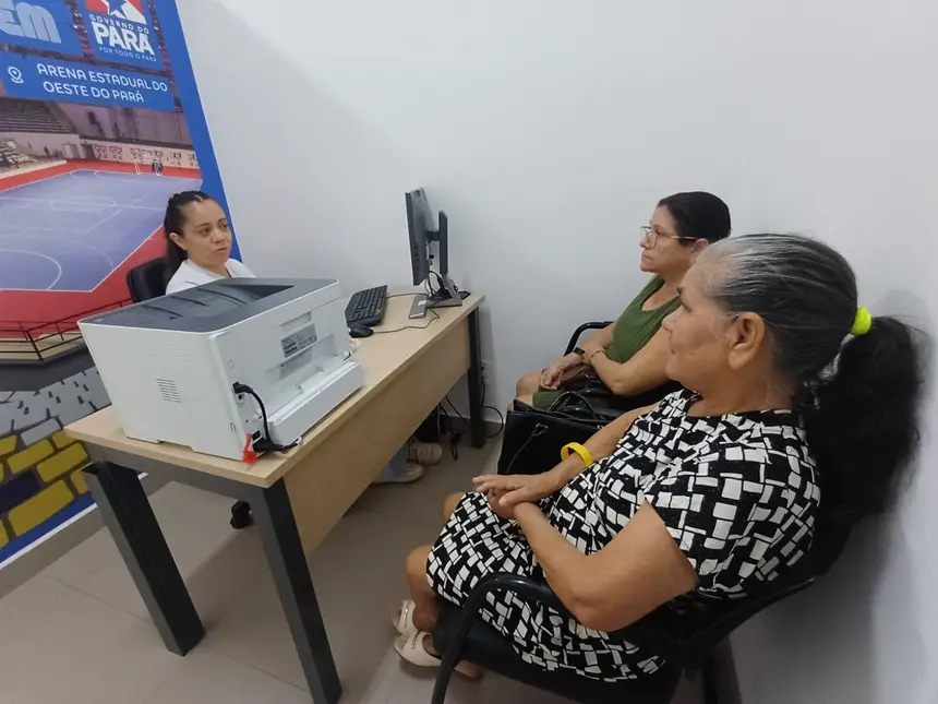 Foto: Divulgação Em Santarém, profissional de saúde realiza consulta na Policlínica do Baixo Amazonas, no oeste do Pará