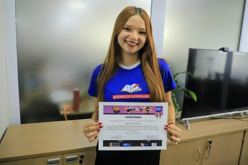 Isabella Louise foi 3° lugar no concurso 