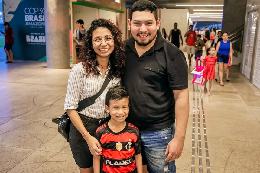 A autônomia Sanny Rodrigues e família: O parque transmite segurança, tem opções de lazer e valeu muito a pena conhecer