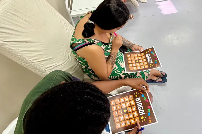 Mães participaram do bingo junino