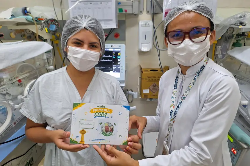 Sarah Almeida recebeu lembrança do HRBA
