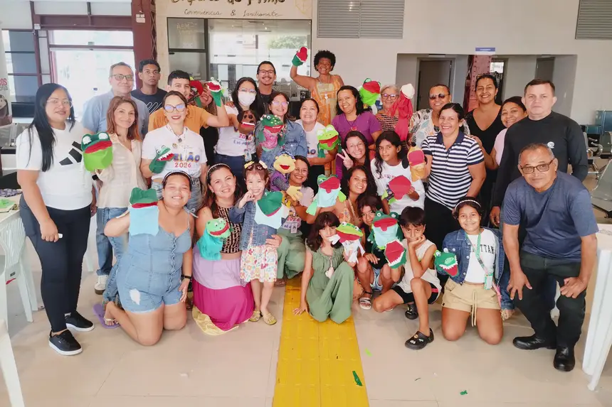 Participantes da oficina de fantoches artesanais