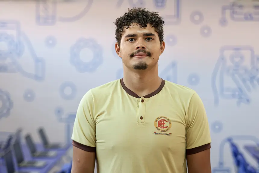 Paulo Wilson - estudante da 3ª série do ensino médio <div class='credito_fotos'>Foto: Bruno Cruz / Ag. Pará &nbsp;&nbsp;|&nbsp;&nbsp; <a href='/midias/2026/originais/20260911154846-GF00027804-F00545662.jpg' download><i class='fa-solid fa-download'></i> Download</a></div>