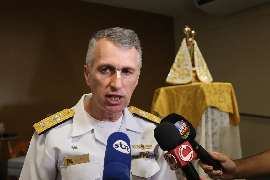 Vice-Almirante Adriano Marcelino Batista – Comandante do 4º Distrito Naval; e