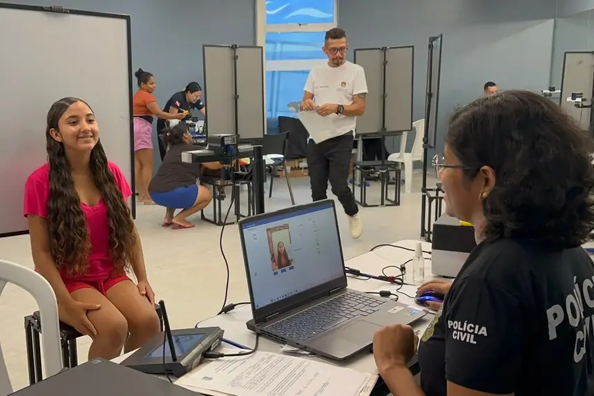 Emissão de documentos e serviços de cidadania mobilizaram a população na Usina da Paz de Marituba nesta sexta-feira (2)