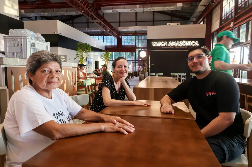 Maria do Socorro, 64 anos, dona de casa
Josiane Costa, 46 anos, técnica de enfermagem <div class='credito_fotos'>Foto: Bruno Cecim / Ag. Pará &nbsp;&nbsp;|&nbsp;&nbsp; <a href='/midias/2026/originais/20261006185857-GF00027892-F00549675.jpg' download><i class='fa-solid fa-download'></i> Download</a></div>