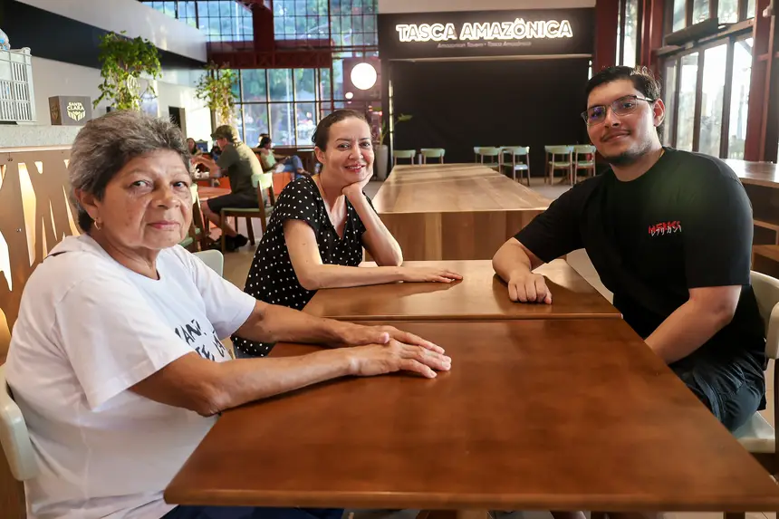 Maria do Socorro, 64 anos, dona de casa
Josiane Costa, 46 anos, técnica de enfermagem <div class='credito_fotos'>Foto: Bruno Cecim / Ag. Pará &nbsp;&nbsp;|&nbsp;&nbsp; <a href='/midias/2026/originais/20261006185858-GF00027892-F00549676.jpg' download><i class='fa-solid fa-download'></i> Download</a></div>