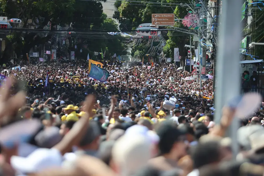 Grande procissão do Círio deste domingo leva milhões às ruas de Belém