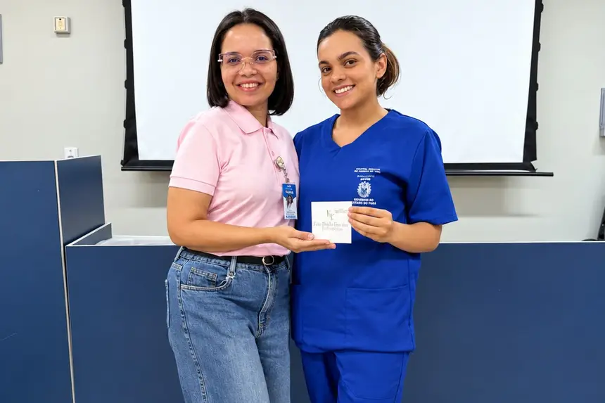 Colaboradoras participam de momento de integração e valorização durante a programação especial.