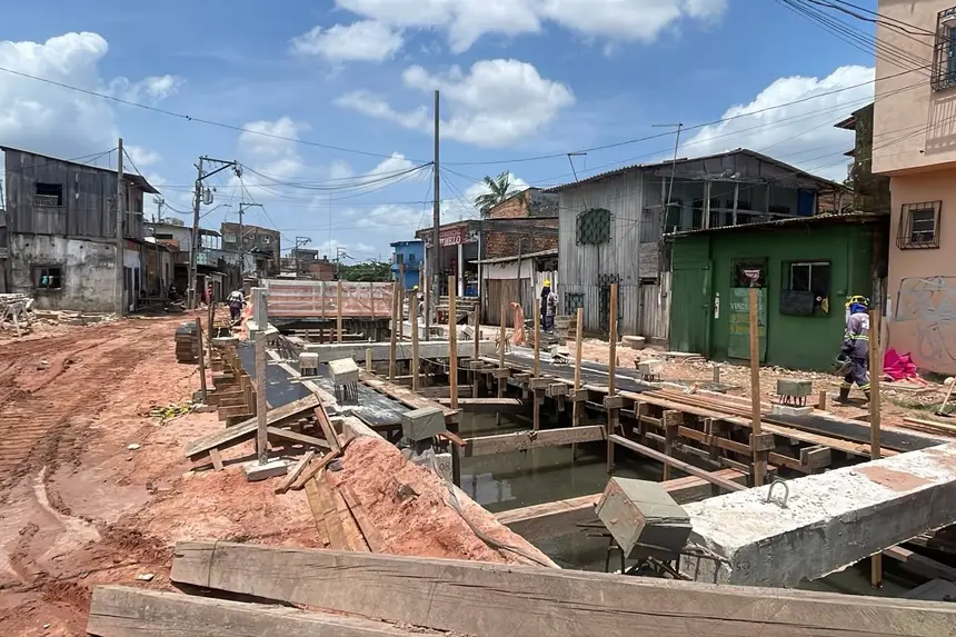 Obras do Canal do Mártir, no bairro do Curió-Utinga: 90% dos serviços executados