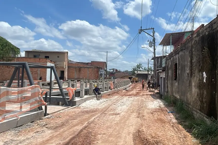 Obras do Canal do Mártir, no bairro do Curió-Utinga: 90% dos serviços executados