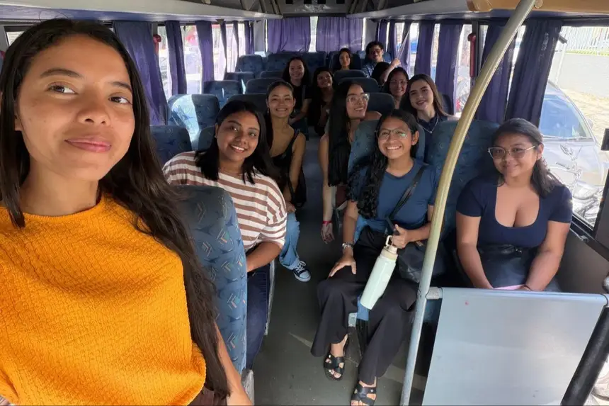 No microonibus do hemopa.