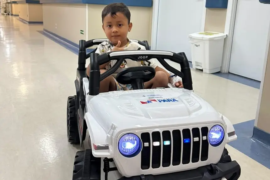 Arthur chegando na ala pediátrica