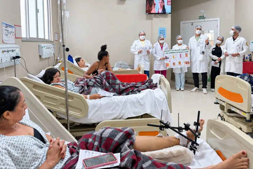 Ação educativa promove conscientização sobre hábitos alimentares nas enfermarias.