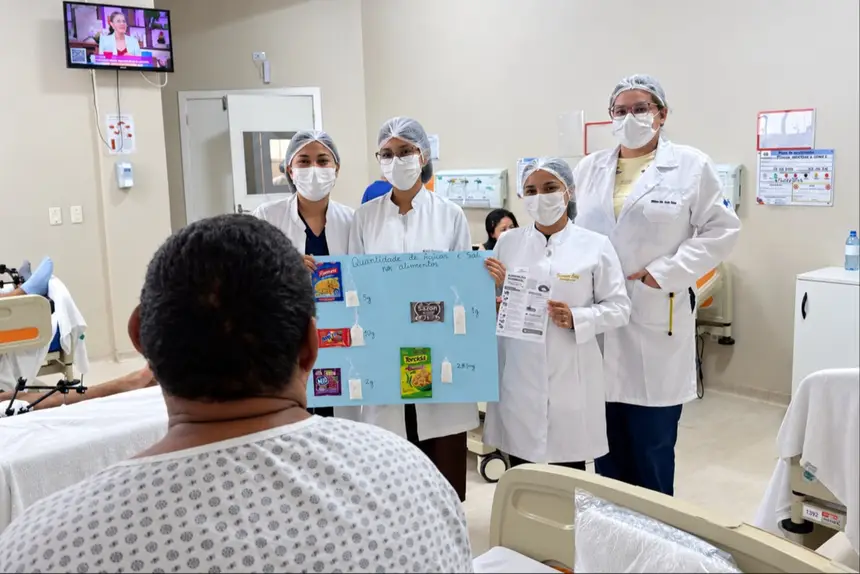 Profissionais apresentam os impactos do consumo excessivo de açúcar e sódio na saúde.