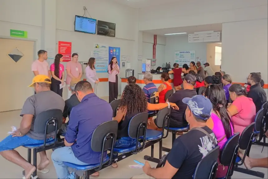 Programação alusibva ao Outubro Rosa na recepção do Ambulatório