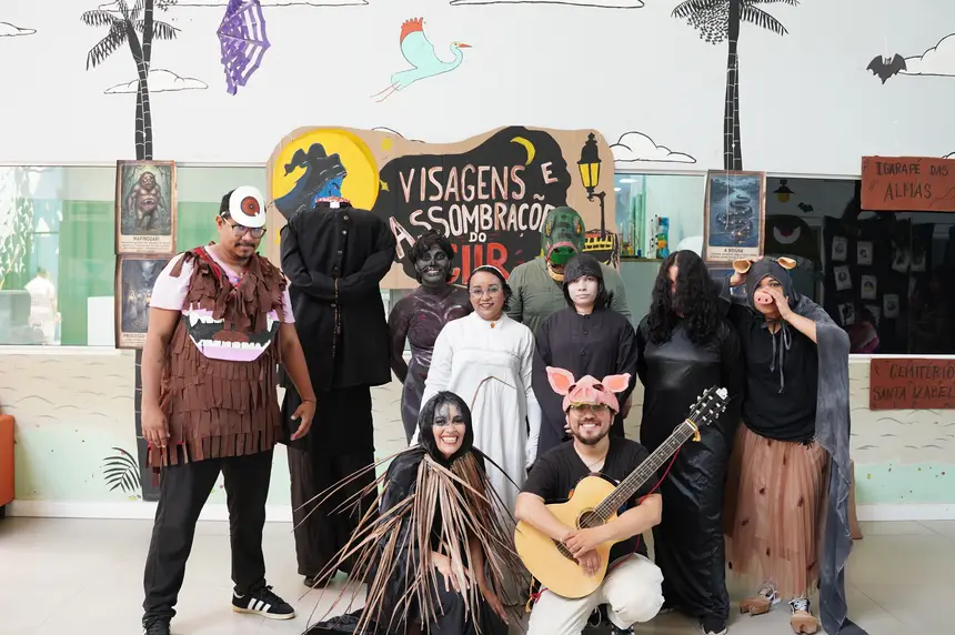 Colaboradores do Arte e Cultura fantasiados de lendas regionais