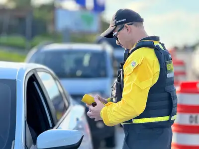notícia: Retorno do feriadão registra movimento intenso na BR-316 neste sábado (3)