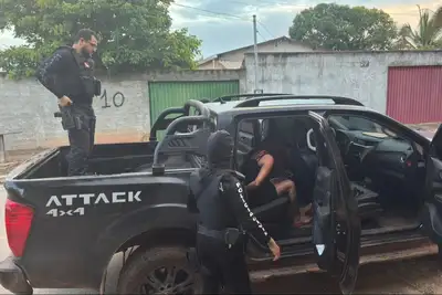 notícia: Polícia Civil apreende drogas, armas e itens de luxo durante operações de combate ao narcotráfico