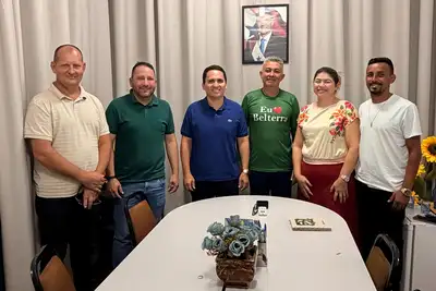 notícia: Governo do Pará discute investimentos no esporte e vistoria obra da Usina da Paz em Óbidos