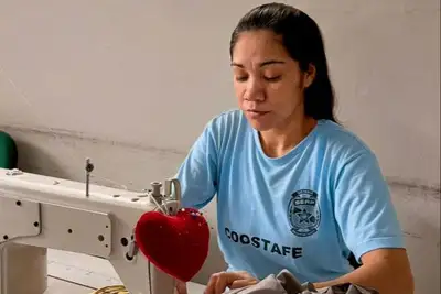 notícia: Custodiadas da Coostafe transformam materiais da COP30 em peças de moda sustentável