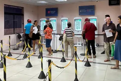 notícia: Totens de atendimento modernizam acesso aos serviços na Policlínica Metropolitana