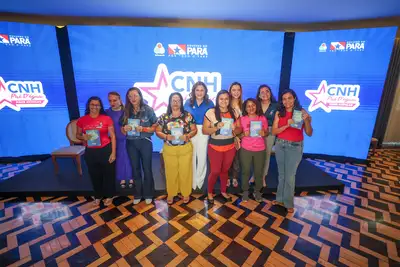 notícia: Governo do Estado entrega mais de 200 CNHs Pai D'égua para mães atípicas 