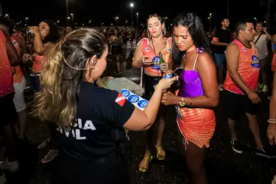 notícia: Governo reforça ações de prevenção e enfrentamento à violência contra a mulher durante o carnaval