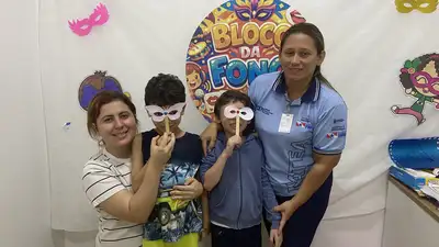 notícia: Natea Caetés une terapia e alegria em evento carnavalesco para usuários